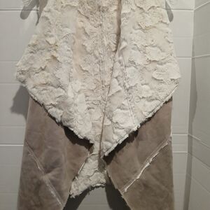 Ladies Onetheland Faux Suede Vest with Faux Leather Lining Size Small